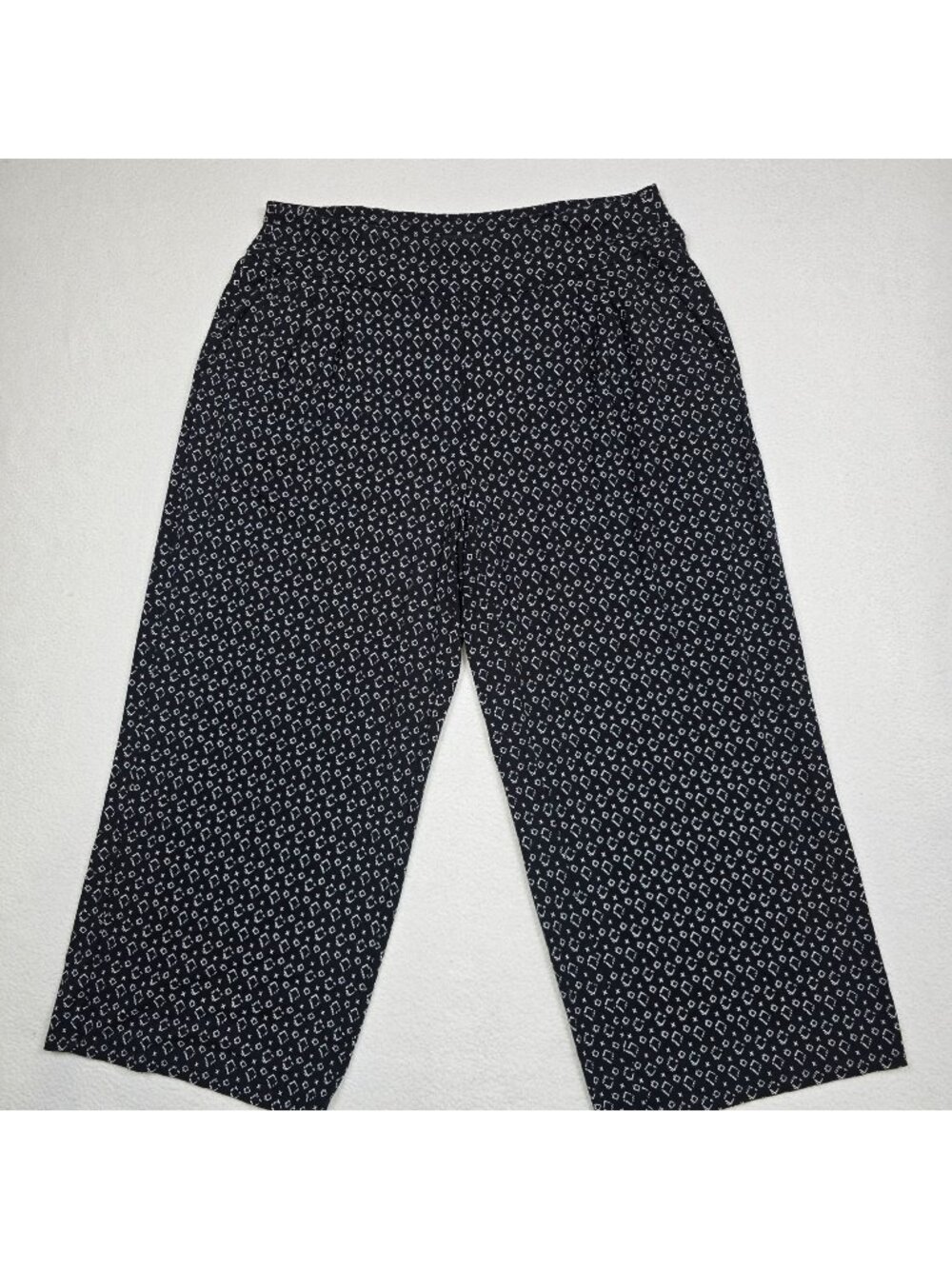 J Jill M Petite Pleated Cropped Pants Black White Diamond Pattern Stretchy